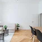Luxurious Viennese Old Style Apartment