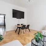 Luxurious Viennese Old Style Apartment
