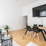 Luxurious Viennese Old Style Apartment