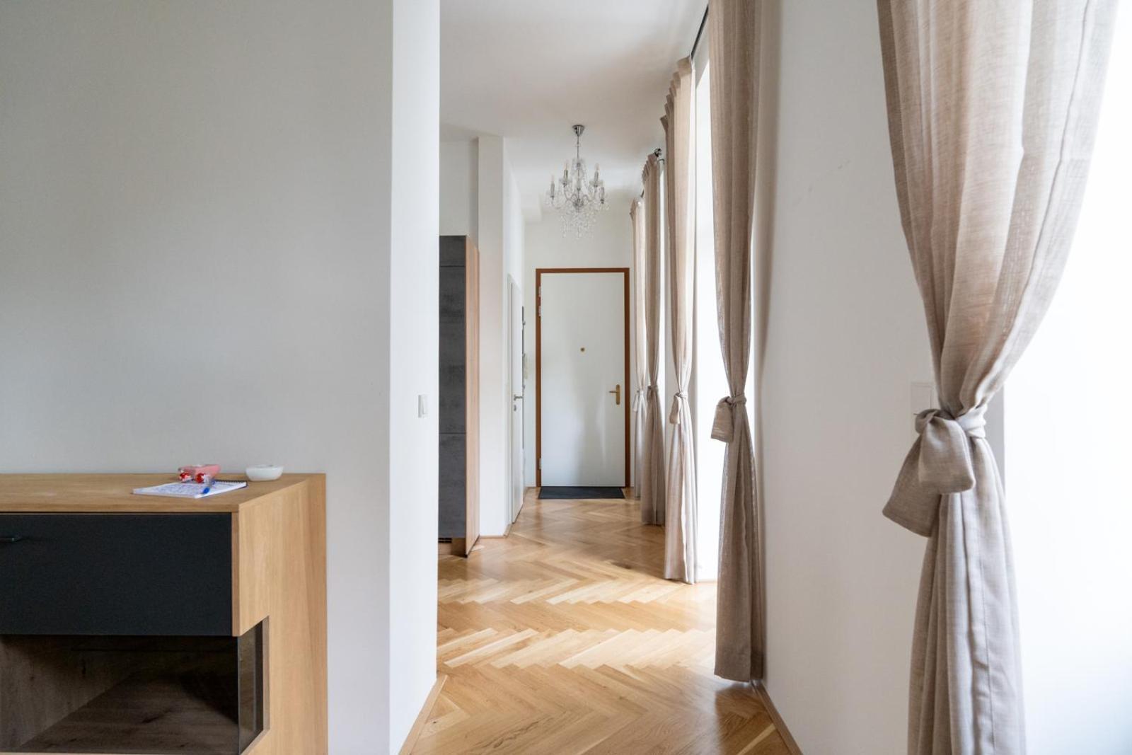 Luxurious Viennese Old Style * Wien